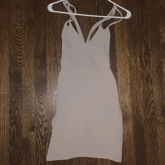 Pretty Little Thing Dress - Picture 4 of 5